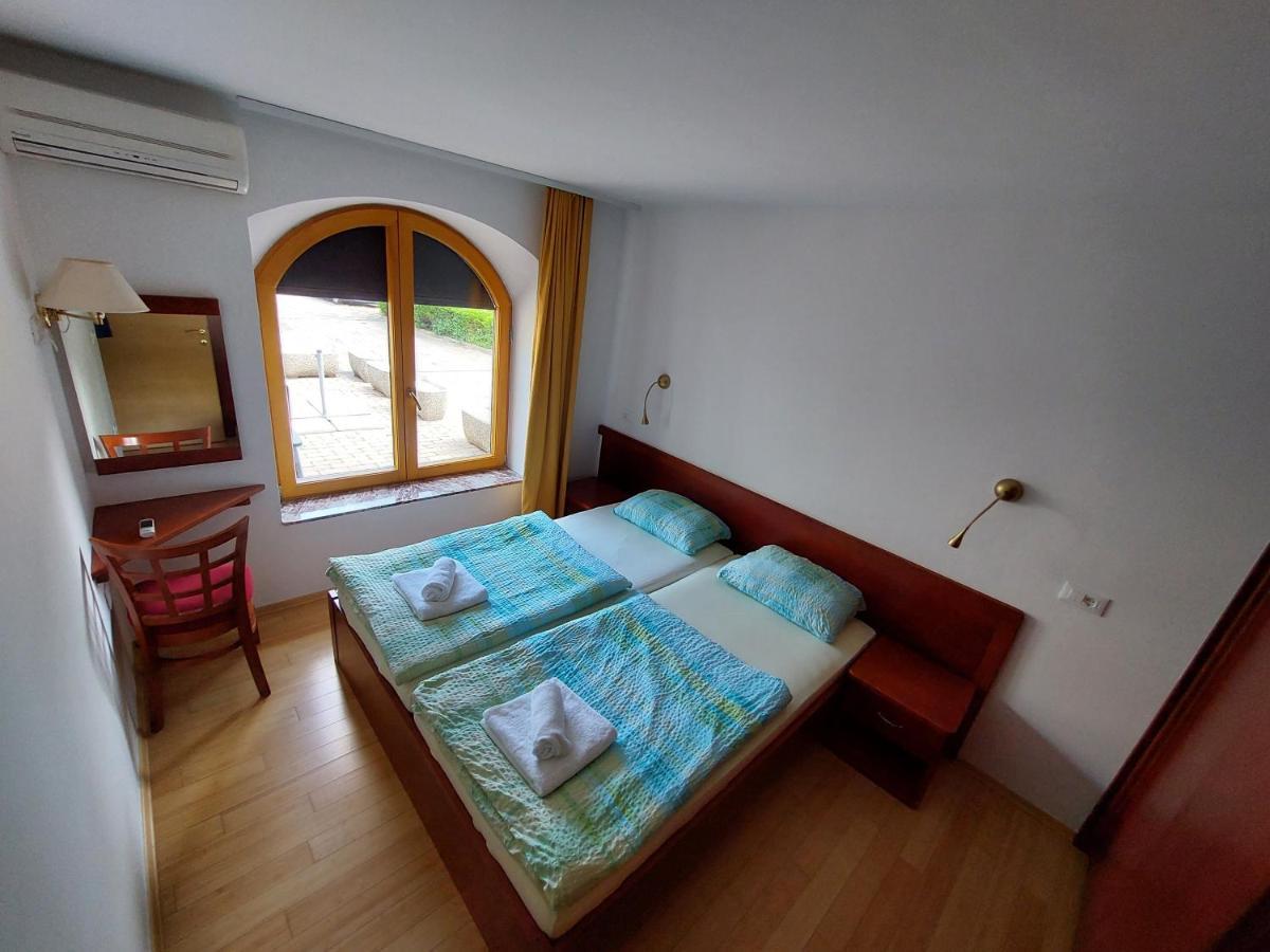 Apartmaji Fizine Portorož Exteriör bild