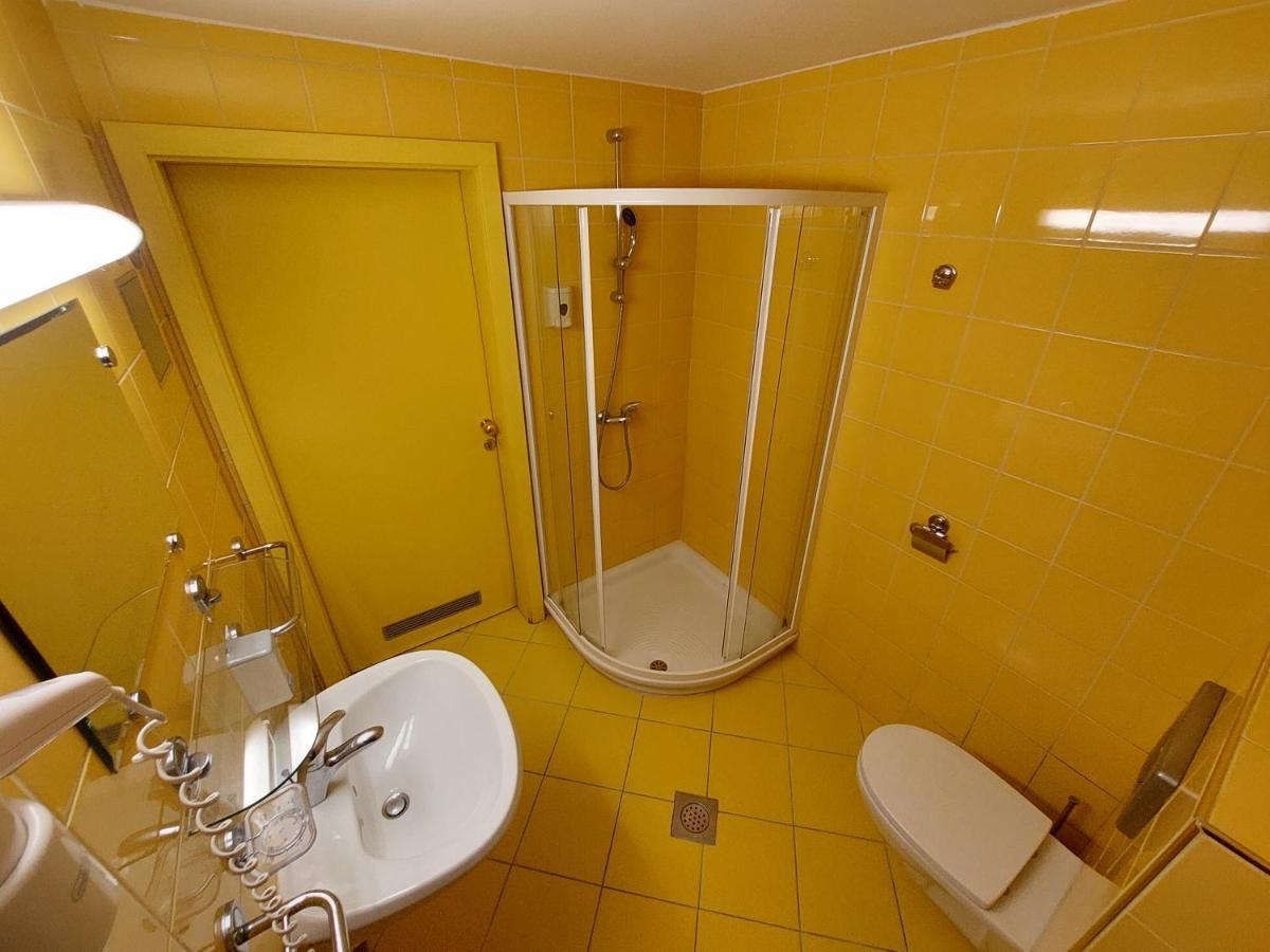 Apartmaji Fizine Portorož Exteriör bild
